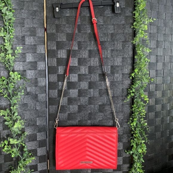 Steve Madden red Crossbody with silver chain and (faux) red leather strap - Picture 1 of 12